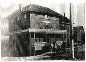 Le Queen's Hotel se dressait autrefois sur les terrains de l'actuel Musée Beaulne, à Coaticook. Photo tirée du site de la Société d'histoire de Coaticook.